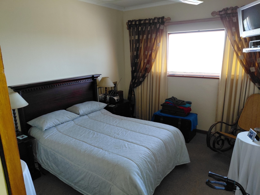 5 Bedroom Property for Sale in Heuwelkruin Eastern Cape